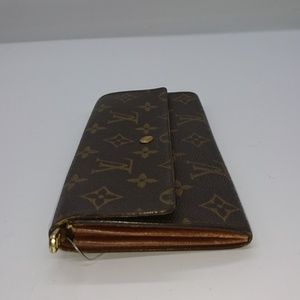 LOUIS VUITTON Monogram International Wallet